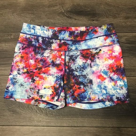 Athleta Pants - EUC. ATHLETA workout shorts